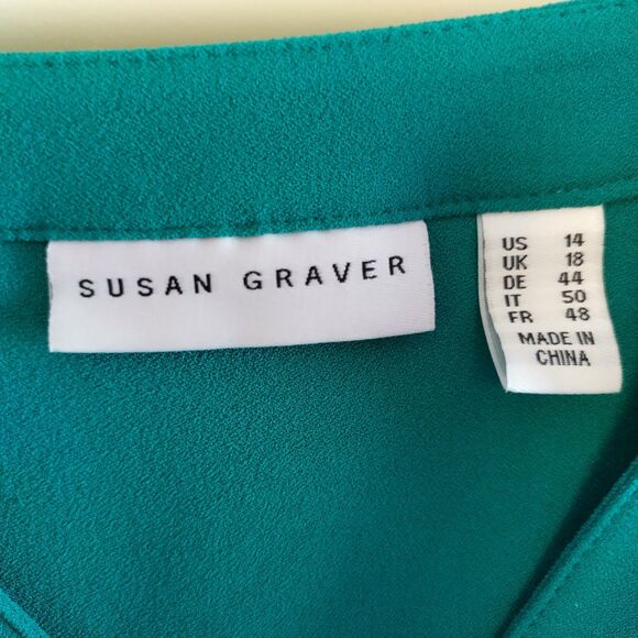 Susan Graver Stretchy Green V Neck Blouse Roll Tab Sleeve 14 St Patricks Day - Picture 3 of 6